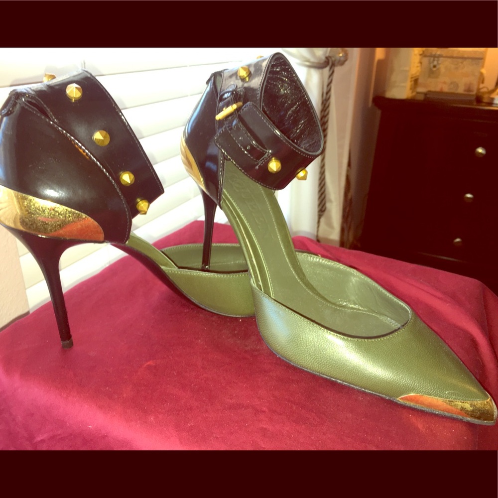 NWT Alexander McQueen Leather Strap/Grommet Pump